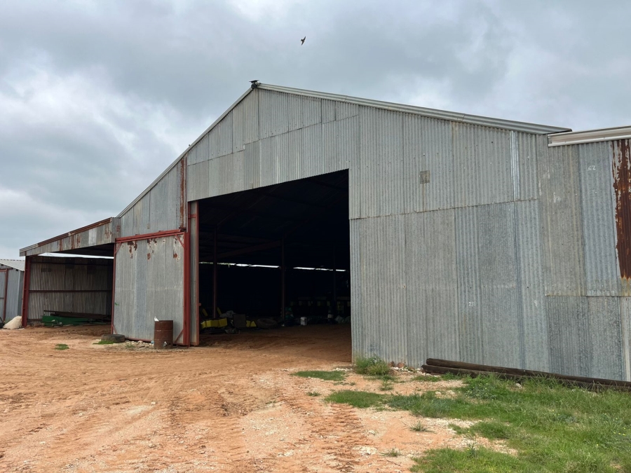 8 Bedroom Property for Sale in Bloemfontein Rural Free State